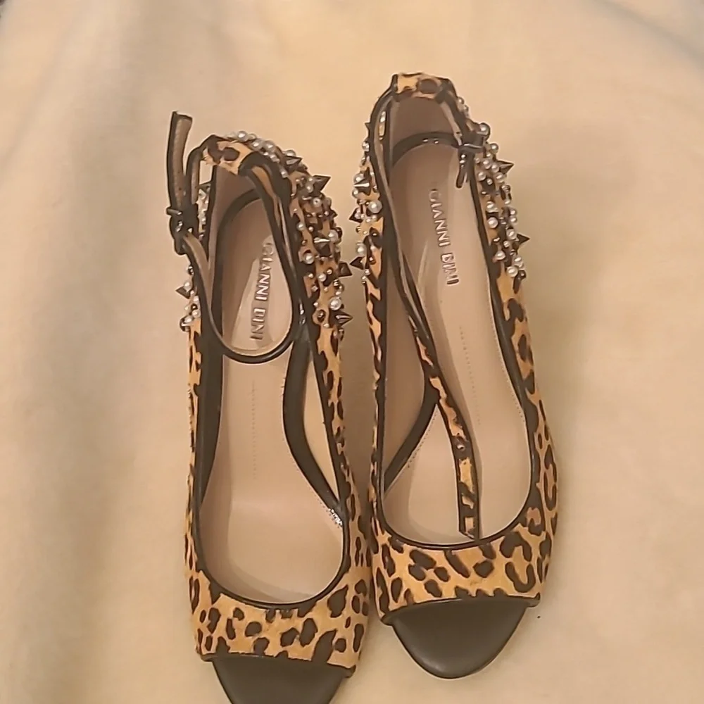 Nine West Leopard Patent Leather Peep Toe Platform Heels Size 7.5 - Picture 4 of 10